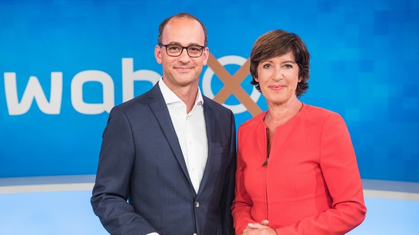 Christian Nitsche und Ursula Heller moderieren die BR-Wahlarena 2018 zur Landtagswahl in Bayern  | Bild: BR