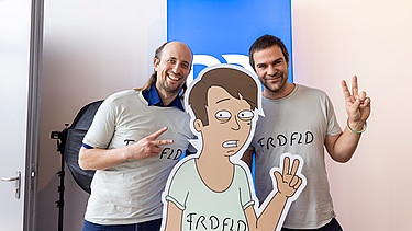 "Friedefeld", von links: Patricius Mayer (Redakteur, BR) und Simon Riedl (Redakteur, SWR). | Bild: BR/Markus Konvalin