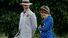 Louis Wain (Benedict Cumberbatch) und Emily (Claire Foy) haben den kleinen Kater Peter bei sich aufgenommen. | Bild: Studiocanal S.A.S./Jaap Buitendijk