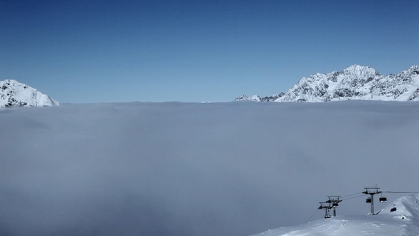Skigebiet in den Alpen | Bild: BR/Walker+Worm Film