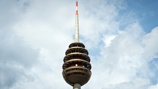 Der Fernsehturm in Nürnberg (Mittelfranken), aufgenommen am 07.08.2012. | Bild: picture-alliance/dpa/lby/David Ebener