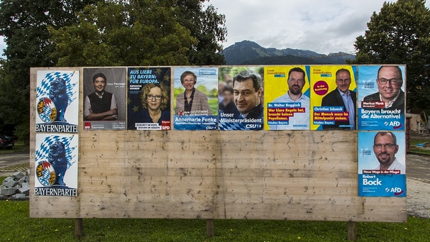 Plakate unterschiedlicher Parteien im Bayerischen Landtagswahlkampf 2018 | Bild: picture-alliance/dpa