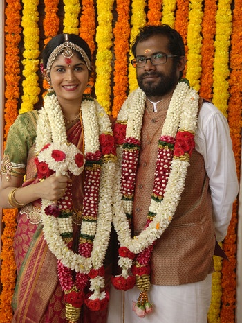 Athira Sukumaran und Patrick B. Yogarajan als Mythili und Ramesh bei ihrer Hochzeit. | Bild: BR/Family Business Film/Carla Muresan