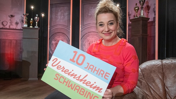 Constanze Lindner moderiert 10 Jahre "Vereinsheim Schwabing". | Bild: BR/Martina Bogdahn