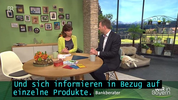 Sabine Sauer im Gespräch mit dem Finanzexperten Sebastian Hanisch . untertitelt | Bild: BR/ Screenshot