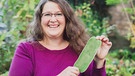 Stefanie Wagner macht Binden aus Baumwolle | Bild: Esther Mauersberger 