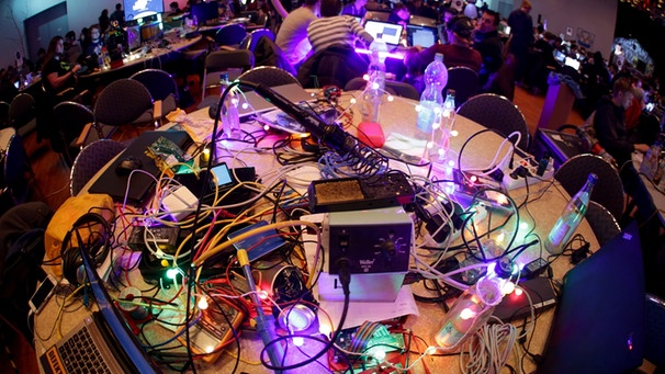 Kabelchaos beim Chaos Computer Club | Bild: picture-alliance/dpa