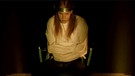 "A Clockwork Orange" im Musikvideo, die Zweite: Auch Guns'n'Roses zitieren in ihrem Video zu "Welcome To The Jungle" den Kultfilm und lassen Axl Rose die Fernseh-Folter nochmal durchlaufen. | Bild: Geffen/Universal