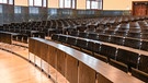 Leerer Hörsaal in der Albert-Ludwig-Universität in Freiburg | Bild: picture alliance