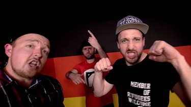 Die Antilopengang im Video zu "Beate Zschäpe hört U2" | Bild: Screenshot/JKP/WM Germany