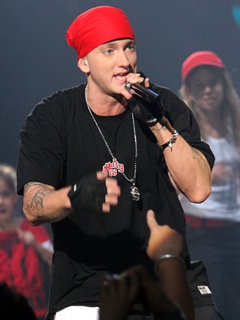 Eminem live bei einem Konzert | Bild: picture-alliance/dpa