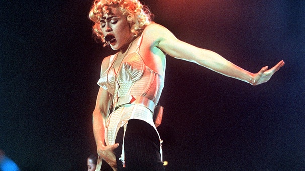 Madonna live um 1990 | Bild: picture-alliance/dpa