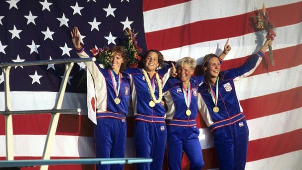 Schwimmerinnen holen Gold bei der Olympiade in Los Angeles 1984 | Bild: picture-alliance/dpa