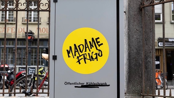 Die Gemeinschaftskühlschränke von “Madame Frigo” sollen Food Waste in der Schweiz reduzieren. | Bild: Instagram/Madame Frigo
