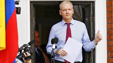 Wikileaks-Gründer Julian Assange sitzt seit 2012 in der ecuadorianischen Botschaft in London fest | Bild: picture-alliance/dpa