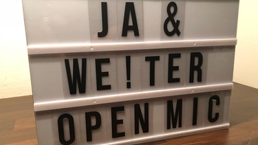 Aufsteller Ja & We!ter Open Mic | Bild: PULS?