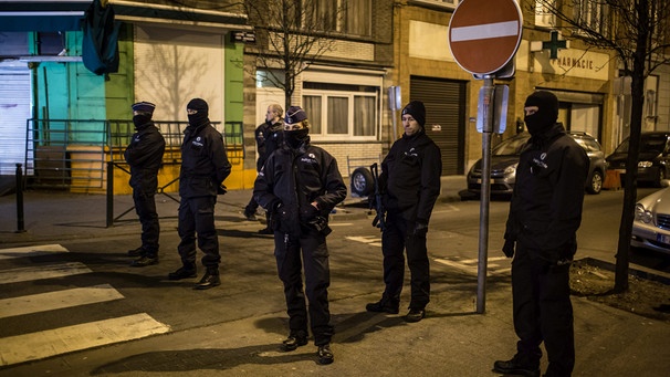 Polzei in Molenbeek, Brüssel  | Bild: picture-alliance/dpa