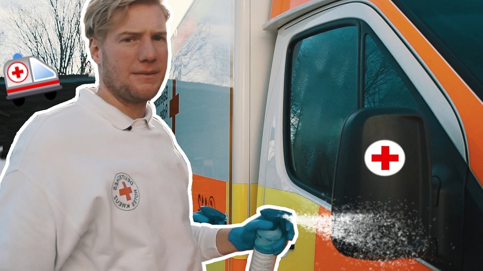 Thumbnail: Marc putzt einen Rettungswagen  | Bild: BR