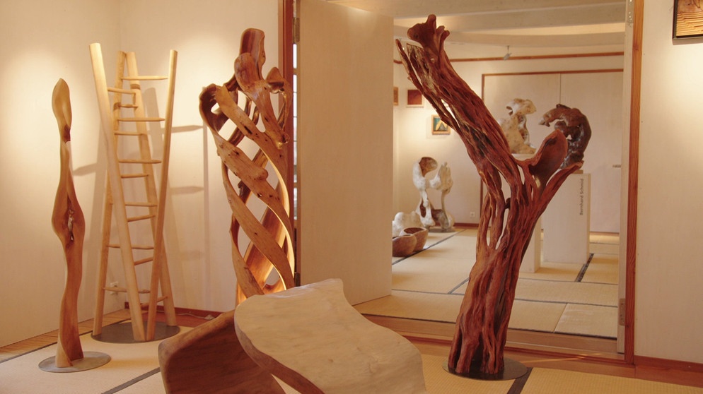 Holzkunst: Neues „Leben“ für den Apfelbaum mit Bernhard Schmid (Kloster Holzen / (Schwaben) | Bild: BR / Michael Ackermann