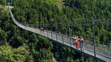 Hängebrücke in Reutte in Tirol | Bild: mauritius-images