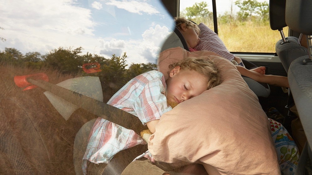 Reisen und dabei im Auto schlafen