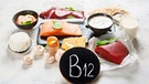 Lebensmittel, die Vitamin B 12 enthalten. | Bild: mauritius images / Tatjana Baibakova / Alamy / Alamy Stock Photos