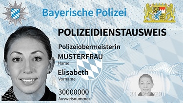 Neuer Dienstausweis der Polizei Bayern | Bild: Polizeipräsidium Oberpfalz/ Tobias Weingärtner