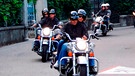 George Clooney auf dem Motorrad | Bild: mauritius-images