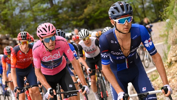 Radrennfahrer auf der 16. Etappe des Giro d'Italia | Bild: dpa/picture alliance