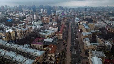 24.02.2022, Ukraine, Kiew: Blick auf die Stadt Kiew.  | Bild: dpa-Bildfunk/Emilio Morenatti