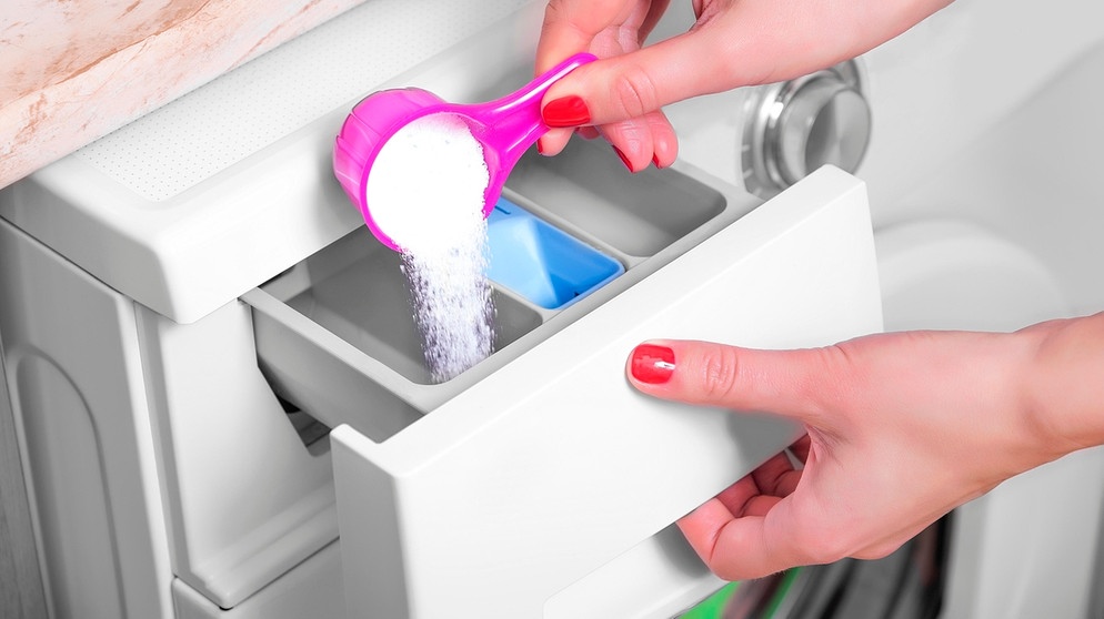 Waschmaschine riecht: Einfache Tricks gegen eine müffelnde
