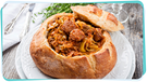 Sauerkraut und Käsekrainer im Brot | Bild: mauritius-images