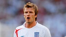 David Beckham im Trikot der englischen Nationalmannschaft mit wildem Kurzhaarschnitt. | Bild: mauritius-images