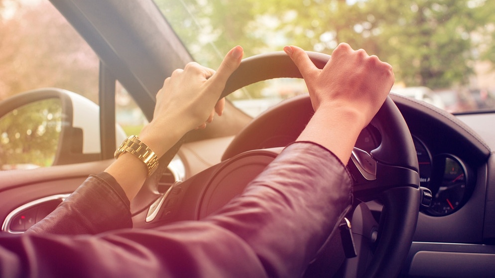 Blinken im Kreisverkehr: Richtig blinken verhindert Unfälle