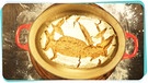 Frisch gebackenes Brot in einem Bräter | Bild: BR