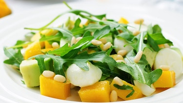Salat mit Mango und Mozzarella | Bild: colourbox.com