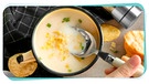 Köstliche Kartoffelsuppe, garniert mit Chips | Bild: mauritius-images