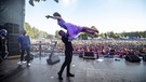Marcus Fahn und Anna Weihrauch machen die Hebefigur aus "Dirty Dancing". | Bild: BR/ Markus Konvalin