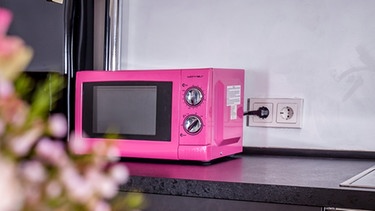 Mikrowelle in Küche | Bild: mauritius-images