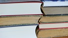 Stapel alter Bücher | Bild: picture-alliance/dpa