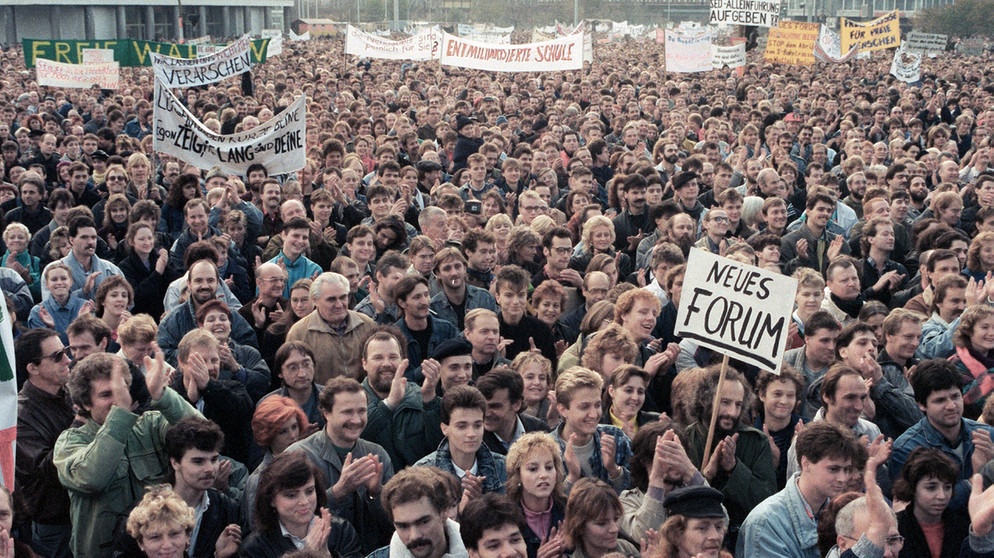Großdemonstration auf dem Berliner Alexanderplatz am 4. November 1989 | Bild: picture-alliance/dpa