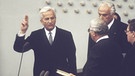 1984 wird Richard von Weizsäcker als Bundespräsident vereidigt. | Bild: picture-alliance/dpa