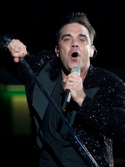 Robbie Williams live im Juli 2013 in Gelsenkirchen | Bild: picture-alliance/dpa