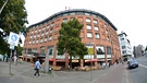 Vor dem Bremer Swiss Hotel soll künftig der Loriot-Platz sein | Bild: picture-alliance/dpa