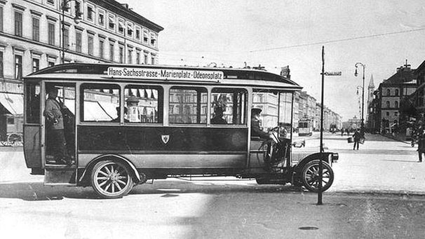 Historische Aufnahme eines Münchner Stadtbusses, 1906 | Bild: MVG Archiv