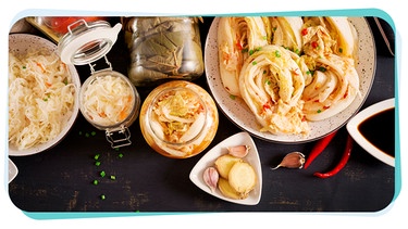 Sauerkraut-Kimchi | Bild: mauritius images / Olena Danileiko / Alamy / Alamy Stock Photos