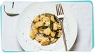Gnocchi liegen auf einem Teller | Bild: mauritius images