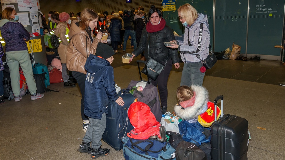 Flüchtlingsankunft in Berlin | Bild: picture alliance / SULUPRESS.DE | Vladimir Menck/SULUPRESS.DE