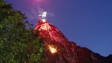 König-Ludwig-Feuer am Kofel mit Feuerwerk | Bild: BR / Chris Baumann