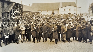 Französische Kriegsgefangene aus dem Kriegsgefangenenlager Unterer Wöhrd in Regensburg | Bild: Fred Wiegand
